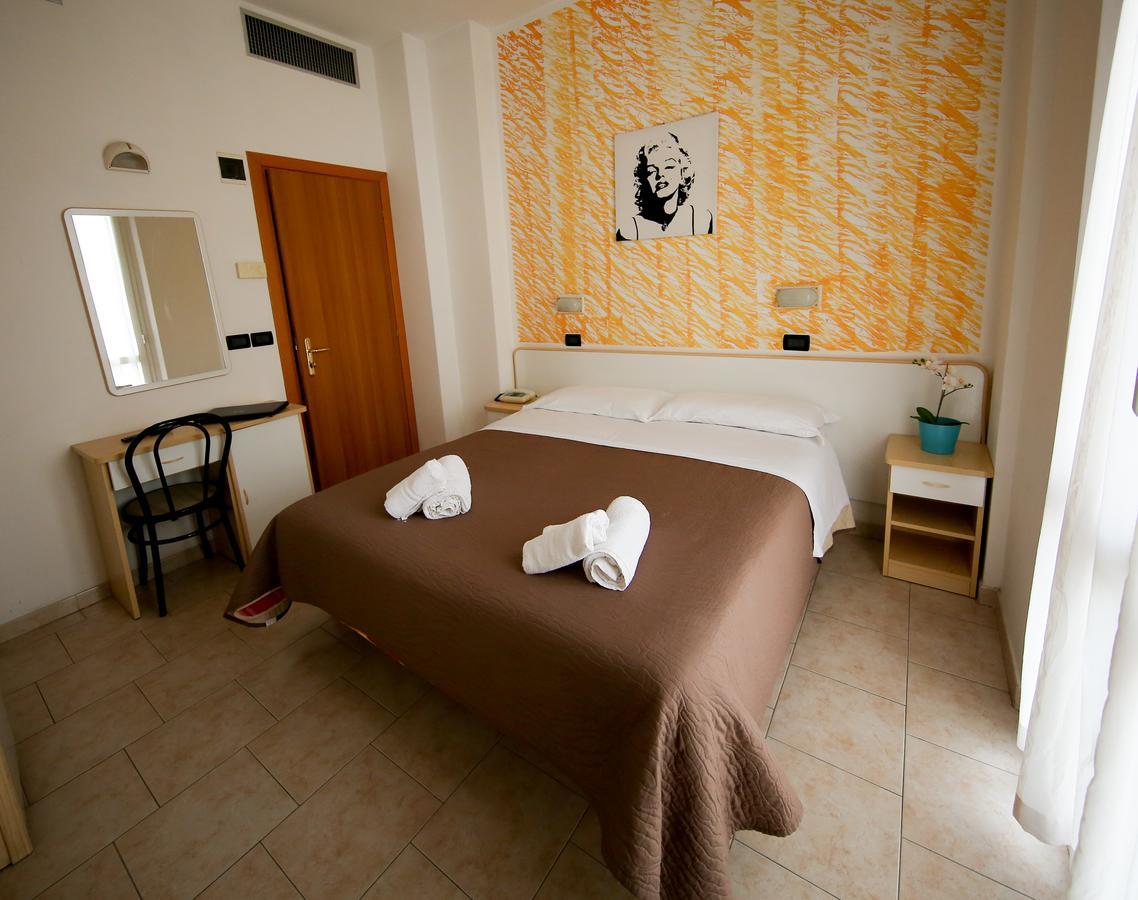 Hotel Petrarca Rimini Exterior foto